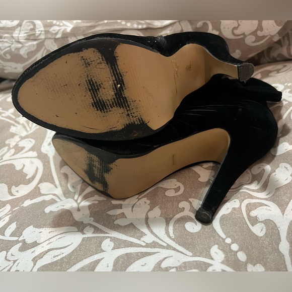 Gorgeous Ann Michelle Booties! - Picture 5 of 10